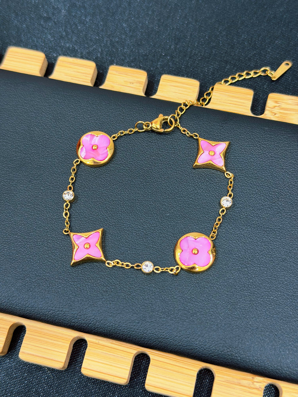 Veeviy bracelet