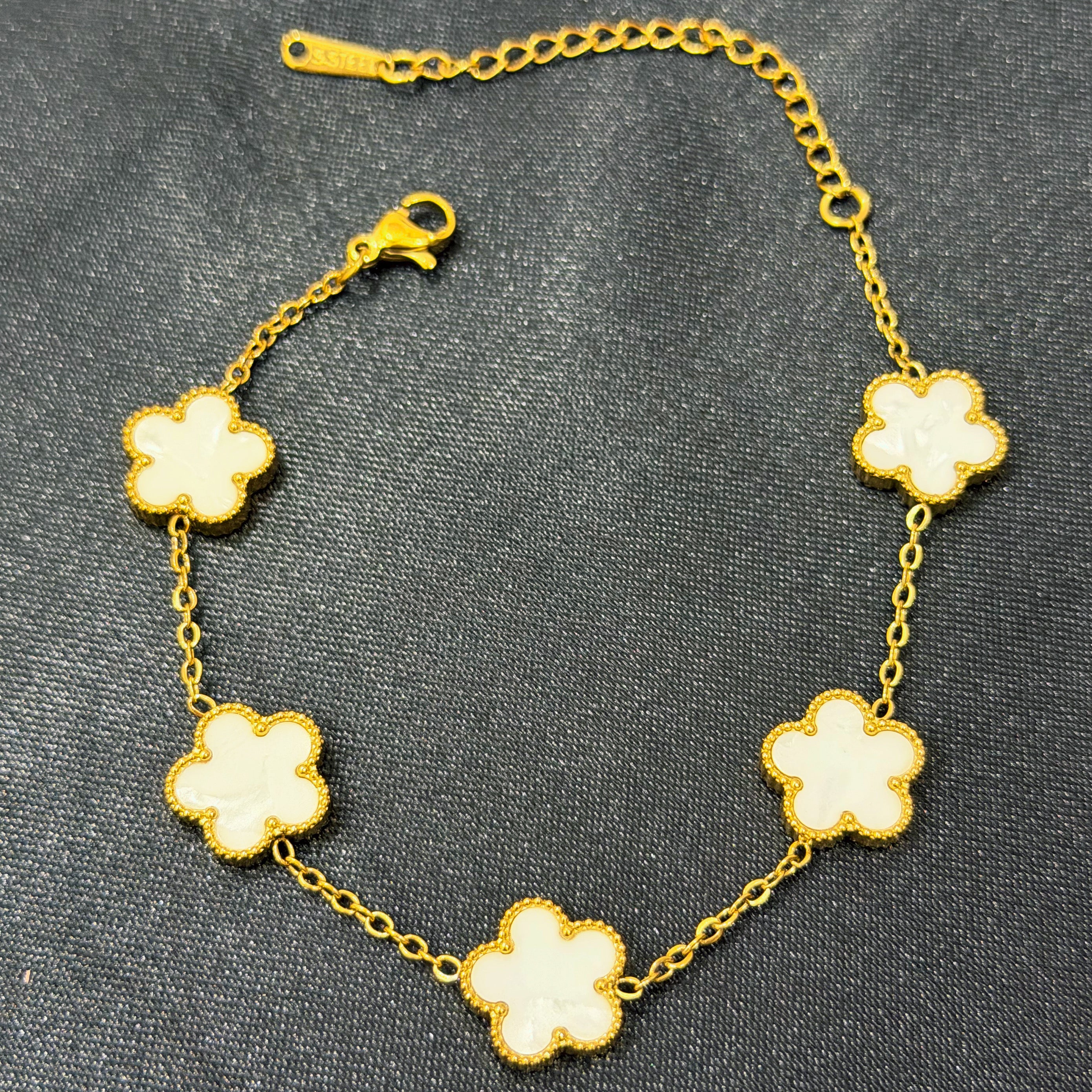 Pearl flower bracelet